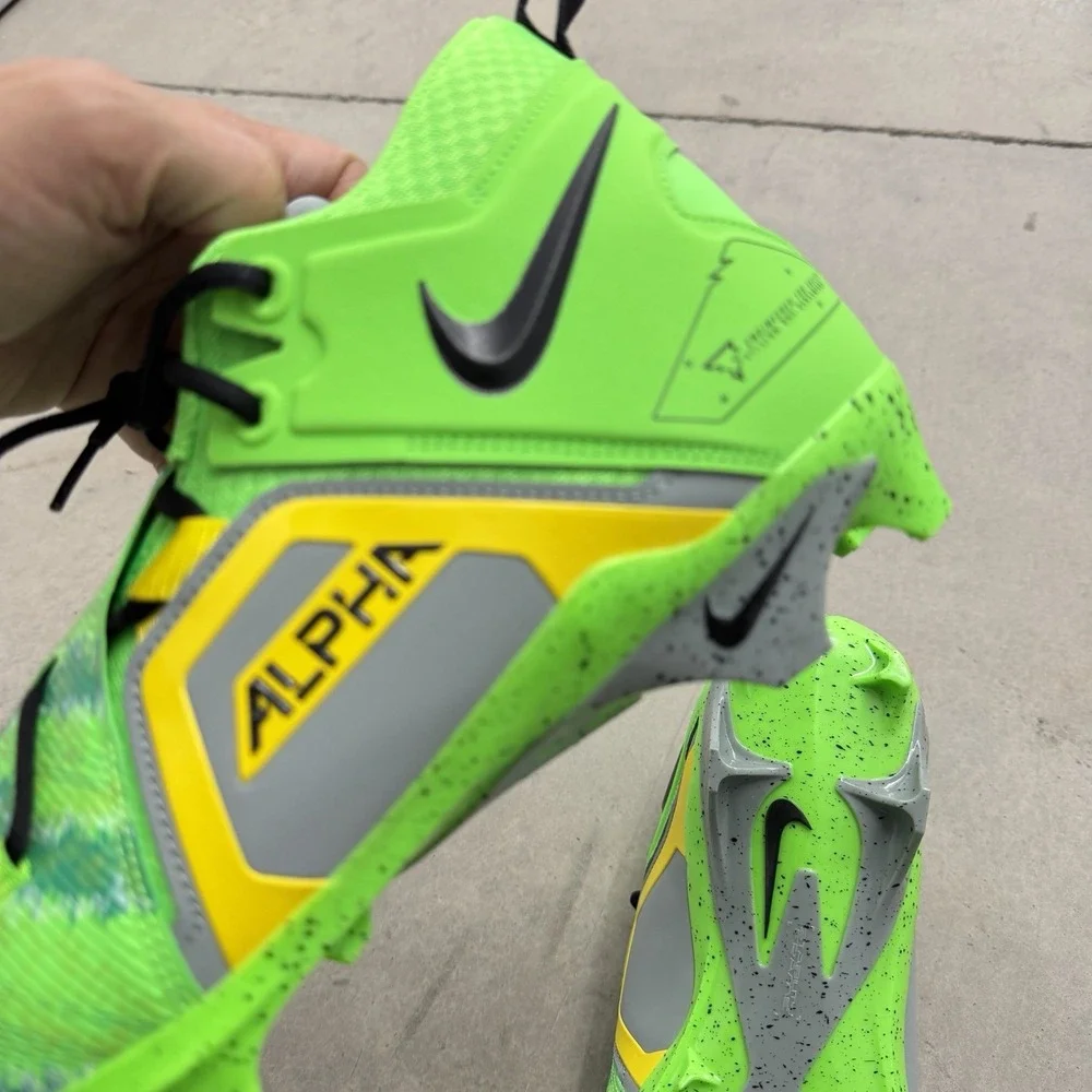 Nike Alpha Menace Pro 3 Men Size 11.5 Razor Sharp Cuts  Green Football Cleats